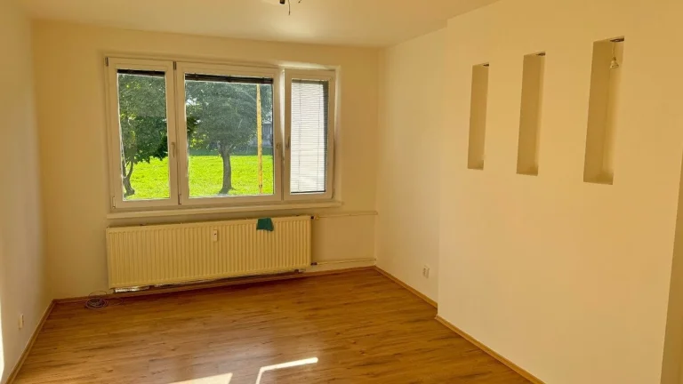 Na predaj 3 izbový byt po rekonštrukcii, Lučenec, nechýba ba