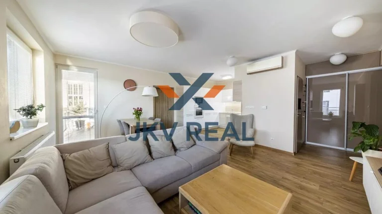VEĽKÝ 3 - IZBOVÝ BYT 92M2 NA PREDAJ - PIEŠŤANY-CENTRUM