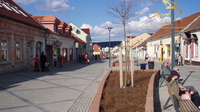 Na predaj polyfunkčný objekt v centre Hlohovca