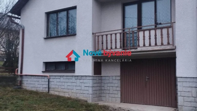 Dvojpodlažný rodinný dom s rozsiahlym pozemkom vo Vranove na