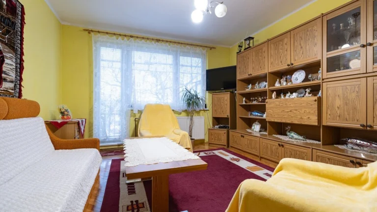 NA PREDAJ VEĽKÝ 3 IZBOVÝ BYT S VLASTNOU GARÁŽOU | 76m2 + BAL