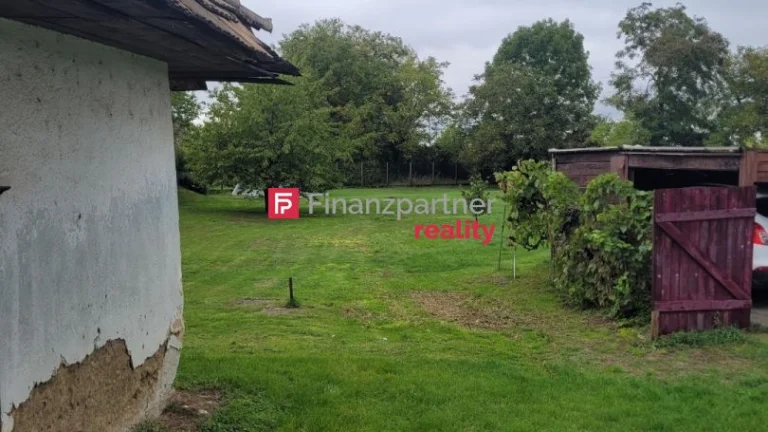 Ponúkame Vám na predaj pozemok v Šuranoch