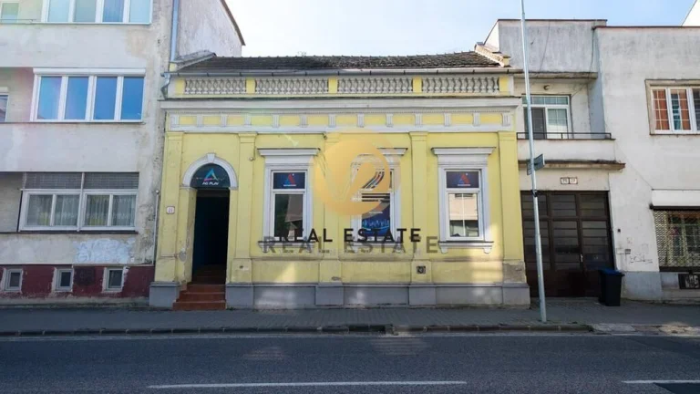 Na PREDAJ budova v centre mesta Nitra
