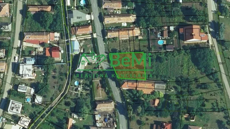 Predaj, stavebný pozemok - Horný Pial (133-14-NAS)