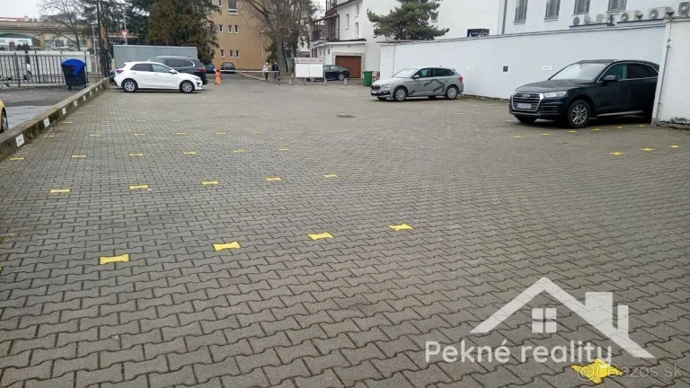 Parkovacie miesta na prenájom Zvolen - centrum