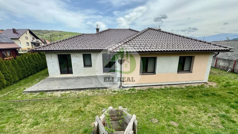 NA PREDAJ : Bungalov s garážou v Madočanoch