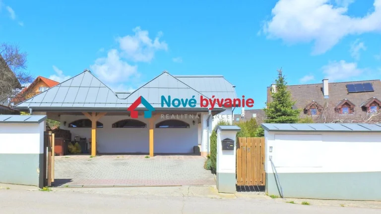Pohodlné a neobyčajné bývanie s podnikaním, rodinný dom s po