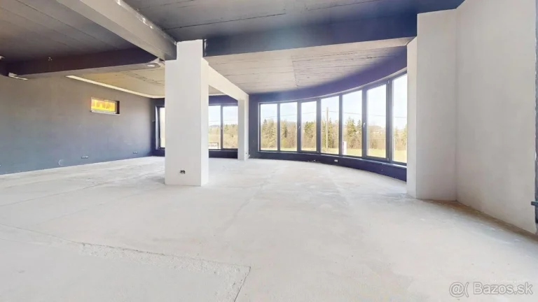 PRIESTOR PRE SLUŽBY - NÁMESTOVO, VAVREČKA - REZERVOVANÉ