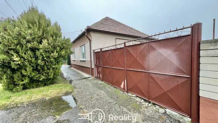 Na predaj 4-izbový rodinný dom s rozľahlým pozemkom Andovce