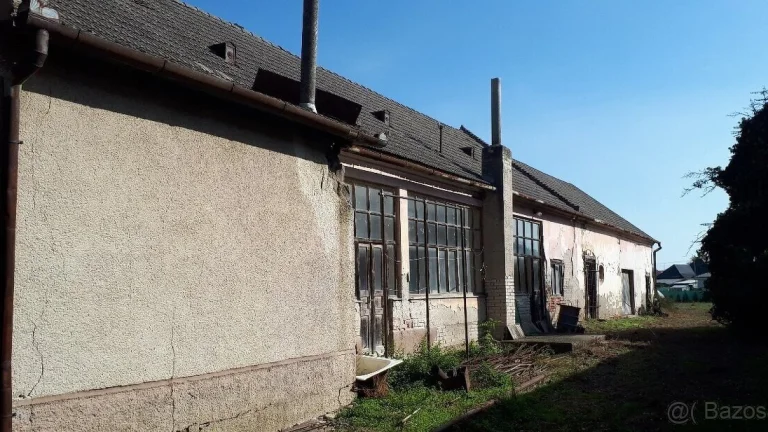 Starý dom s veľkým pozemkom,Vlčany
