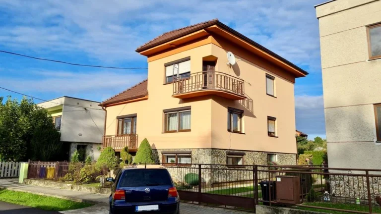 5 - izbový rodinný dom TVRDOMESTICE, okr. Topoľčany