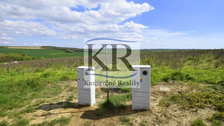 NOVÉ STAVEBNÉ POZEMKY V KRÁSNEJ LOKALITE KÚSOK OD NOVÝCH ZÁM
