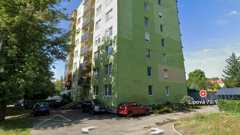 Predám 3 izbový byt Lipník aj s garážou hneď pri činžiaku