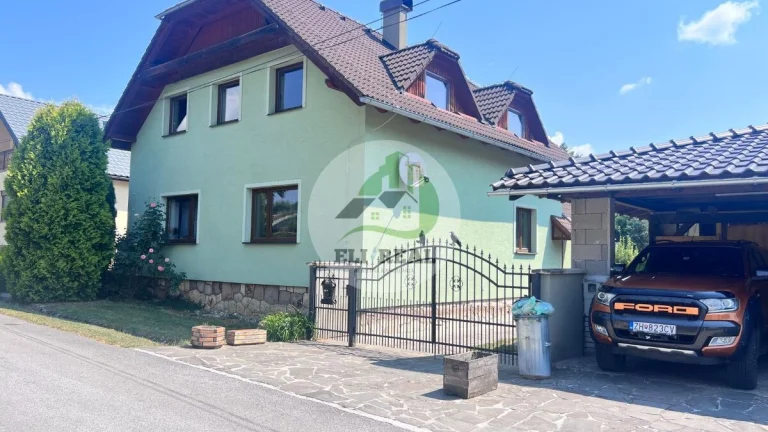 Na predaj spoluvlastnícky podiel 1/2 rodinného domu – Lutila