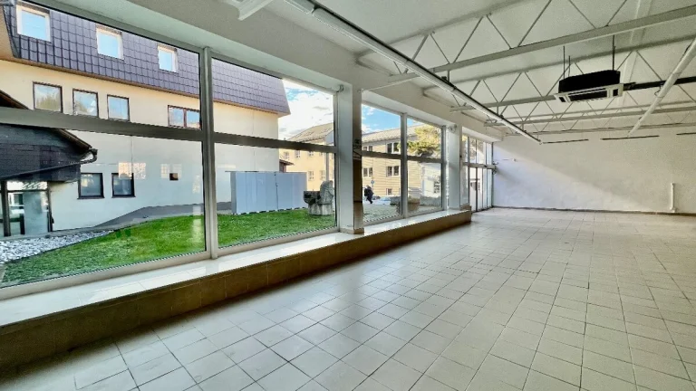 Veľkorysý obchodný priestor na prenájom v centre mesta