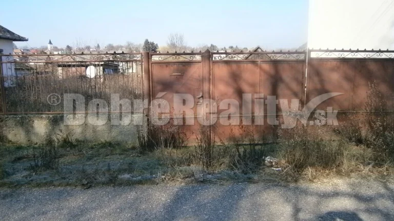 Stavebný pozemok pre rodinné domy na predaj v obci Dubník