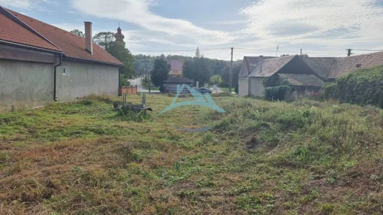 Na predaj stavebny pozemok Vyškovce Nad Ipľom 1392m2