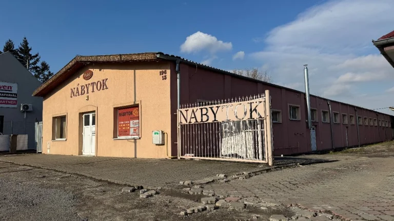 Budova na podnikanie v Sečovciach