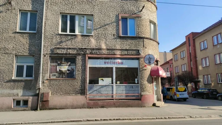Prenájom: Lukratívny obchodný priestor 76m2 v centre Žiliny