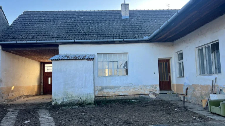 Znížená cena Rodinný dom Očkov - lukratívny pozemok