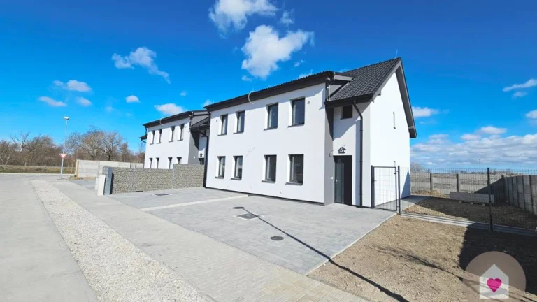 SKOLAUDOVANÝ NÍZKOENERGETICKÝ 4-IZBOVÝ RD S TEPEL. ČERPADLOM