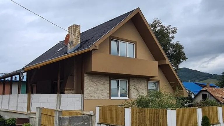 Rodinný Dom so Štedrým Pozemkom v Mýtnej