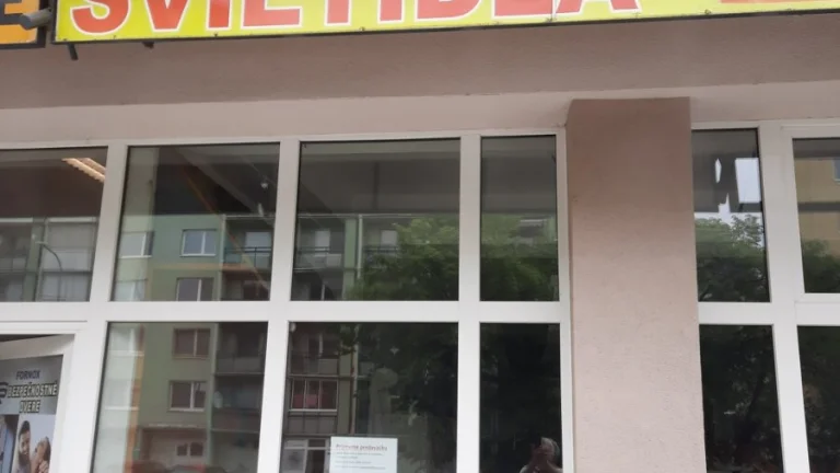 Prenájom obchodného priestoru 100m2 v centre Vranova