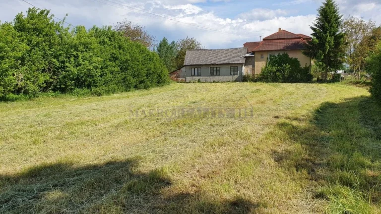 MAKRO REALITY - POZEMOK 777 m² Veľké Zlievce ID 2121