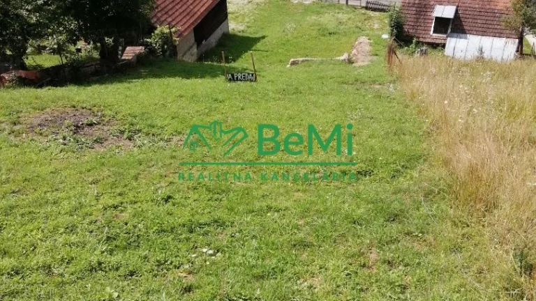 Predaj, pozemok, 1060m2, Lopušné Pažite (073-14-MACHa)