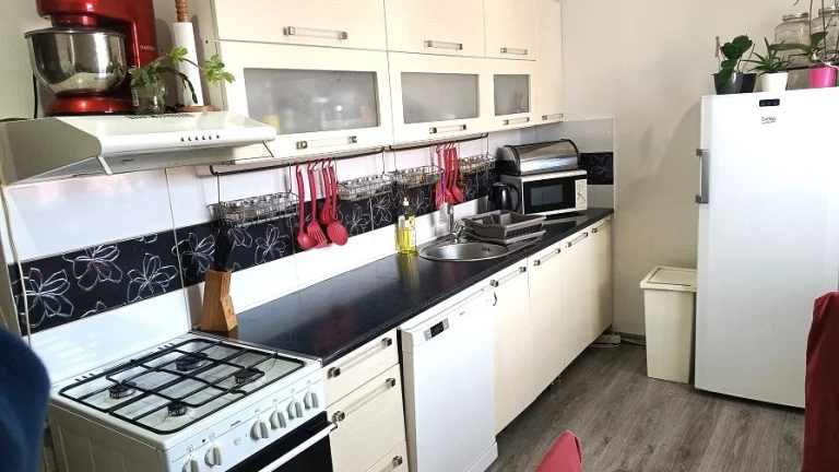 Exkluzívne predáme krásny 2,5 izbový byt v centre NZ