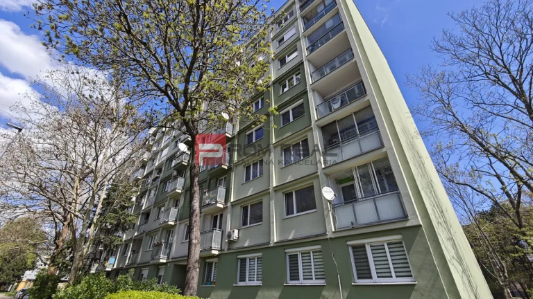 Na prenájom priestranný 3izbový byt s balkónom Sputniková