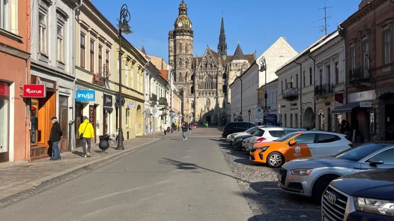 3 izb.tehlový byt po kompletnej rekonštrukcii v Starom meste