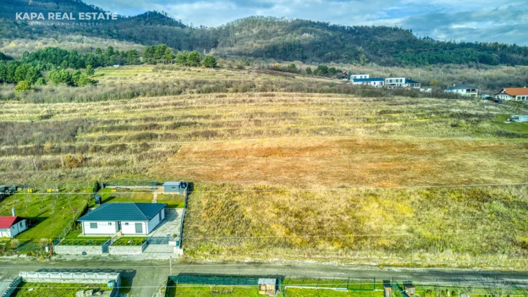 Pozemok na predaj, plocha 788 m², obec Fintice