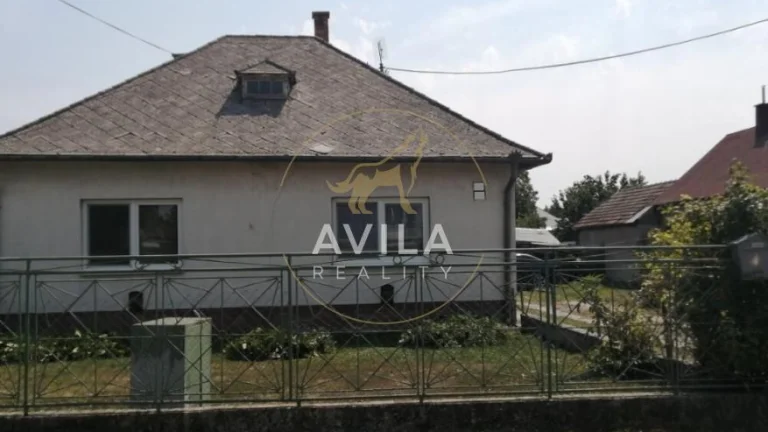 NA PREDAJ: 4izbový rodinný dom s pozemkom 792m2 - Jelka