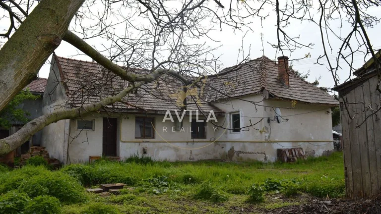 NA PREDAJ: rodinný dom s veľkorysým pozemkom 952m2 - Biely K
