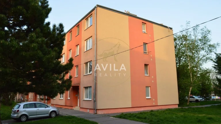 NA PREDAJ: 3izbový byt čiastočná rekonštrukcia 55m2 - Galant