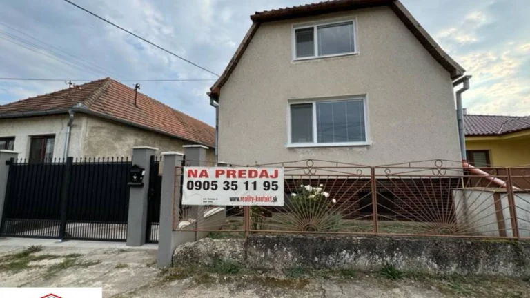Predáme 4 izbový rodinný dom- Komjatice