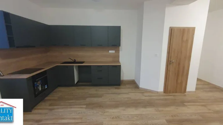 Ponúkame na prenájom 3 izbový byt Dvory nad Žitavou - 89 m2