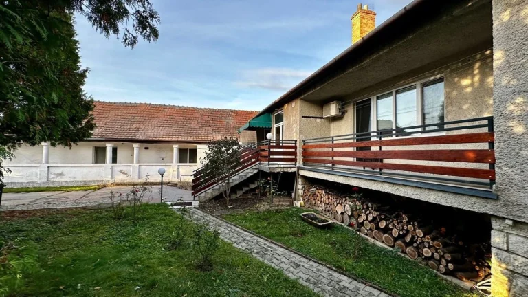 KOŠICE - KRÁSNA - VÝBORNÁ LOKALITA - DVOJGENERAČNÝ RD + GAZD