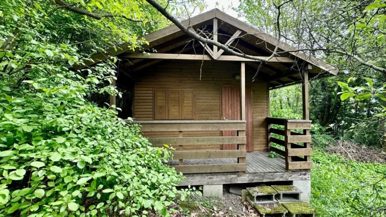 FURČA - STAVEBNÝ POZEMOK 567 M2, PRI OBYTNOM SÚBORE NA HORE.