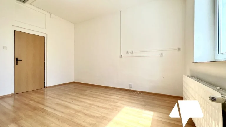 Podnájom - Kancelária č.7 - 16,74 m2 - Nitra, Staré mesto