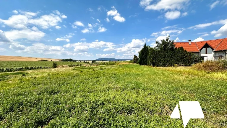 Predaj - Investičný pozemok 800m2 – Veľký Lapáš