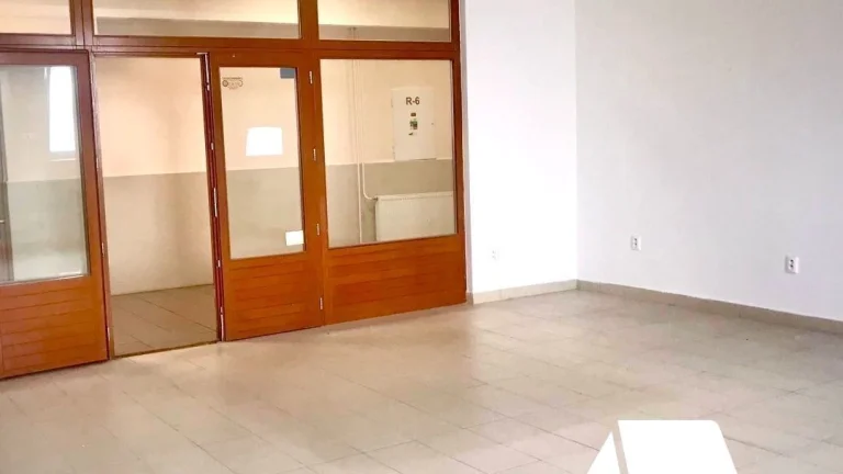 Podnájom - Obchodný priestor 48,30 m2 - Nitra, Staré mesto