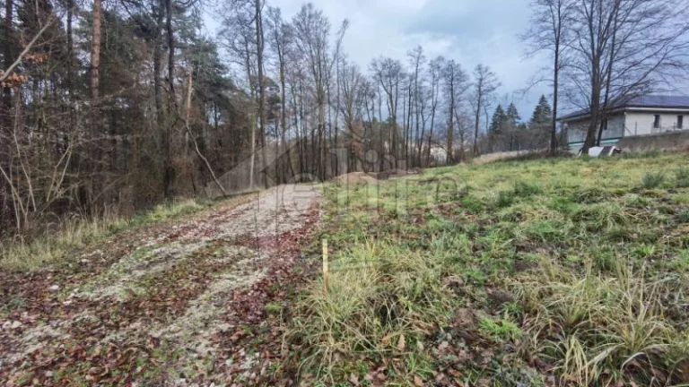 Predaj, Pozemok/Stavebný pozemok (RE01021313)