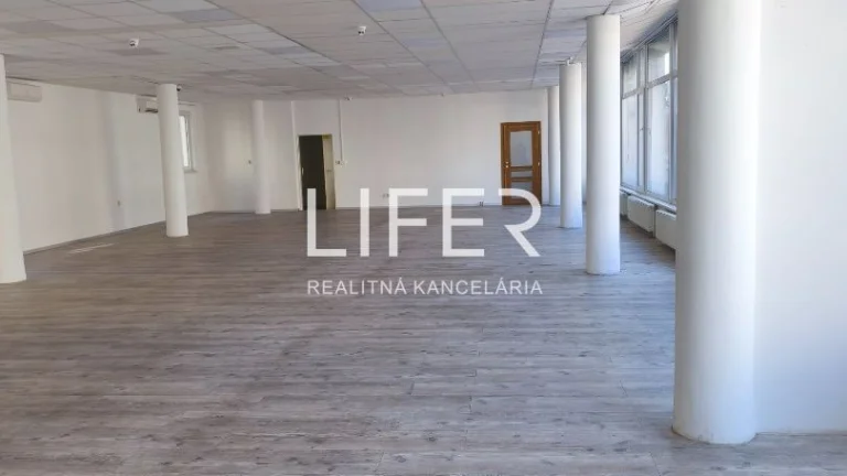 Reprezentatívne obchodné priestory na prenájom - Žilina
