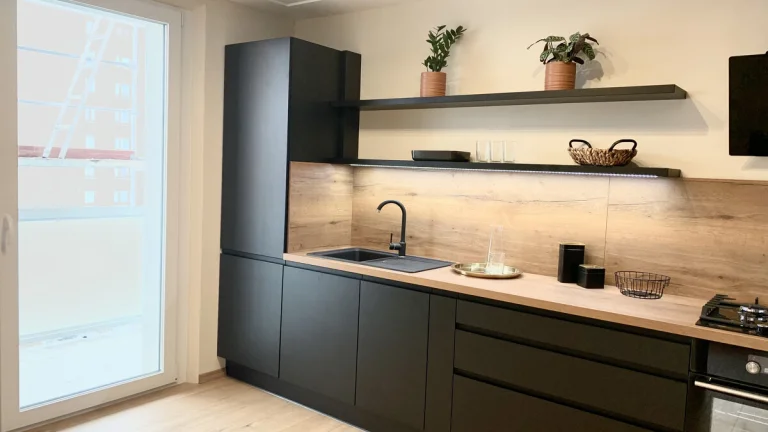 IBA U NÁS Na predaj štýlový 2i byt po veľkej rekonš.56m2