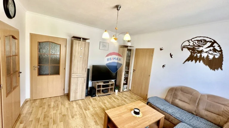 3-izbový zrekonštruovaný kompletne zariadený byt Púchov - Ch