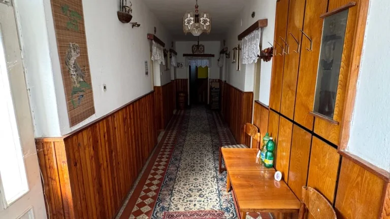 Na predaj priestranný rodinný dom v obci Nižný Hrušov