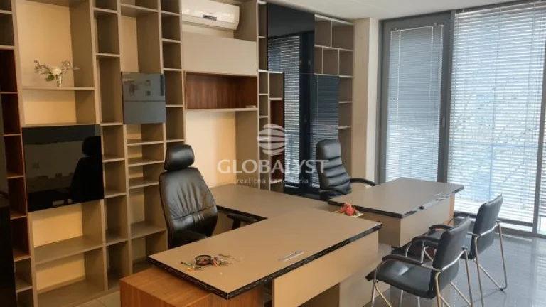 Kancelárske priestory v centre mesta 105 m2 + 58 m2 zasadač
