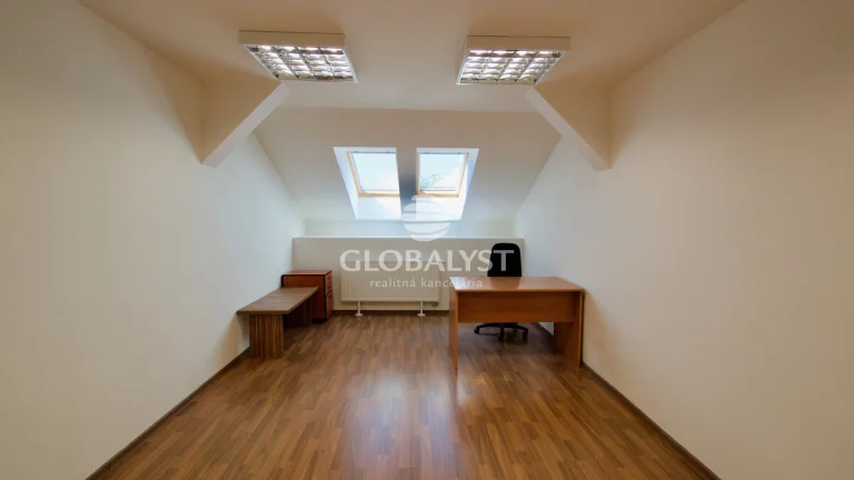 Kancelárske priestory - 21 m2, v centre mesta